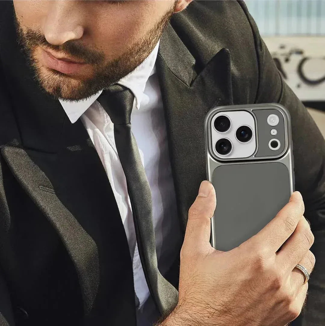 Santa Barbara Lucas Series Genuine Case iPhone 17 Pro Max - Three