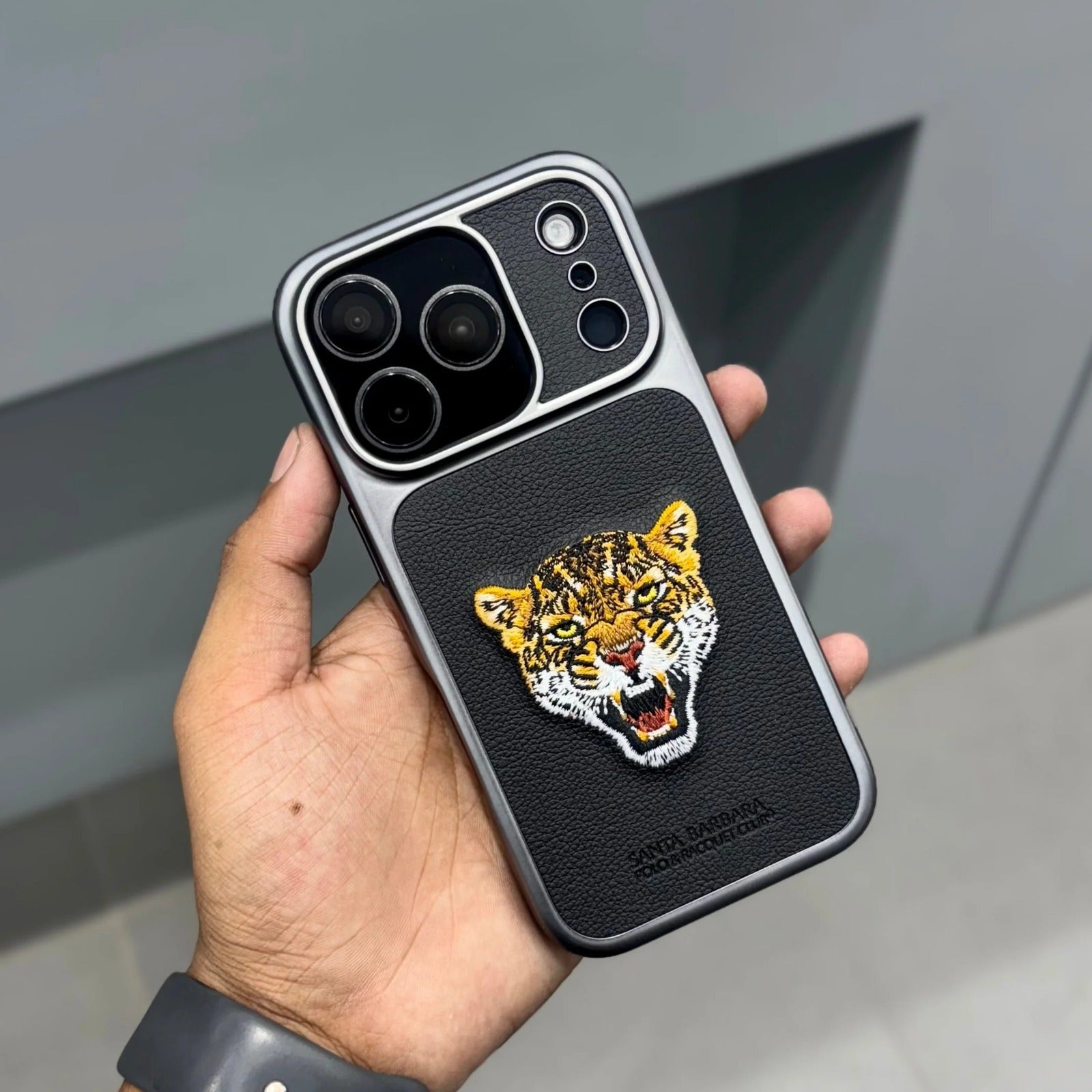 Santa Barbara Savanna Tiger Case iPhone 17 Pro Max