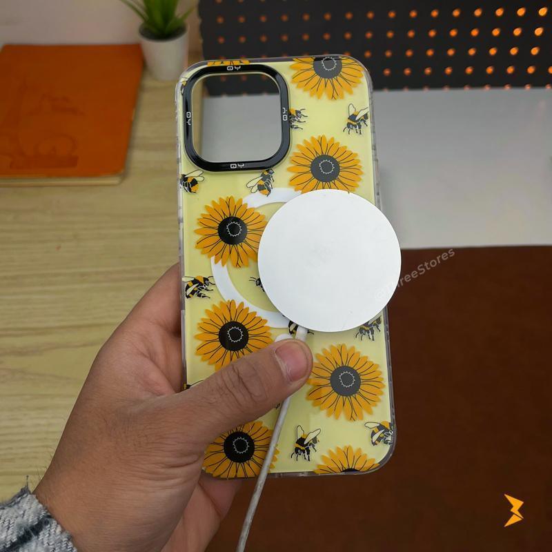 Wonderland Gardenia Holder Case iPhone 15 Pro Max - Three