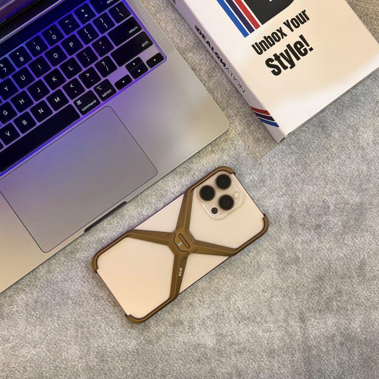 X Metal Case iPhone 16 Pro - Three