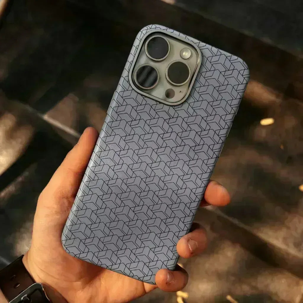 ZigZag Line Case iPhone 16 Pro - Three
