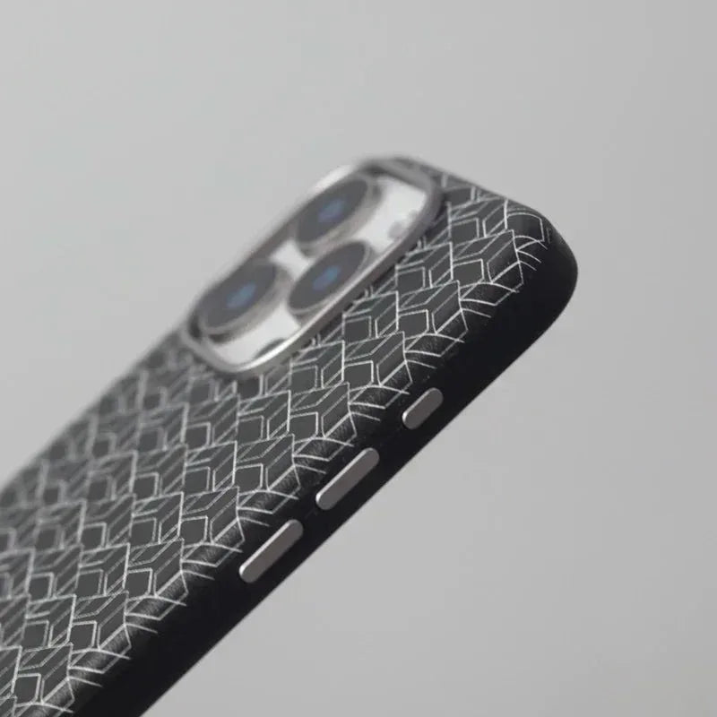 ZigZag Line Case iPhone 16 Pro - Three
