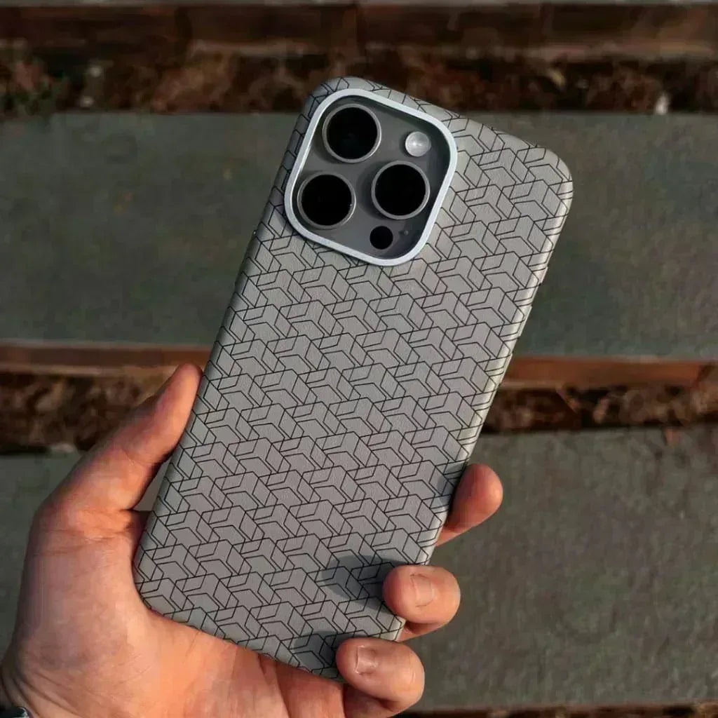 ZigZag Line Case iPhone 16 Pro - Three