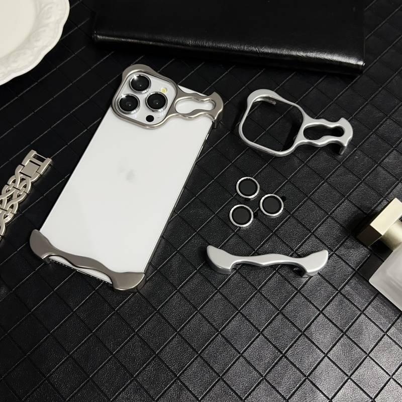Venom Metal Case iPhone 12 Pro Max - Three