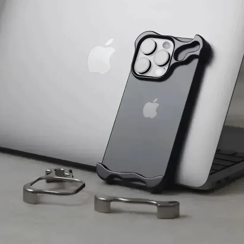 Venom Metal Case iPhone 13 Pro Max - Three