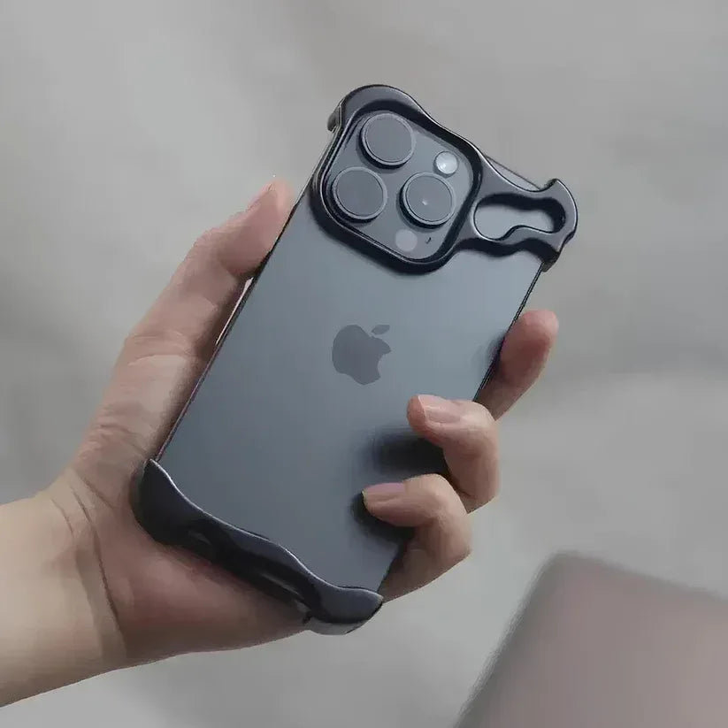 Venom Metal Case iPhone 14 Pro Max - Three