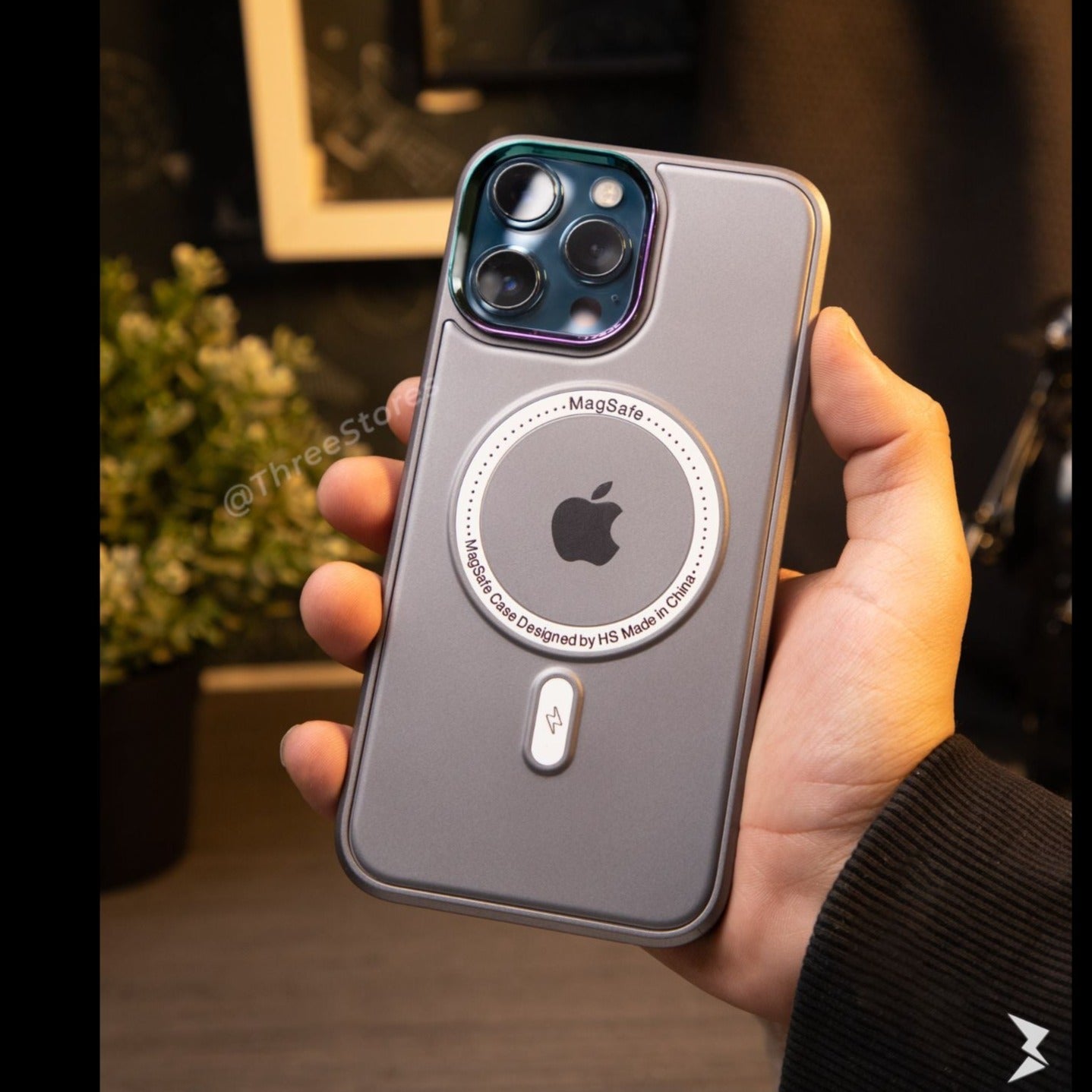 جراب ايفون 14 برو يتوافق مع تقنية ماج سيف لتثبيت الملحقات المغناطيسية