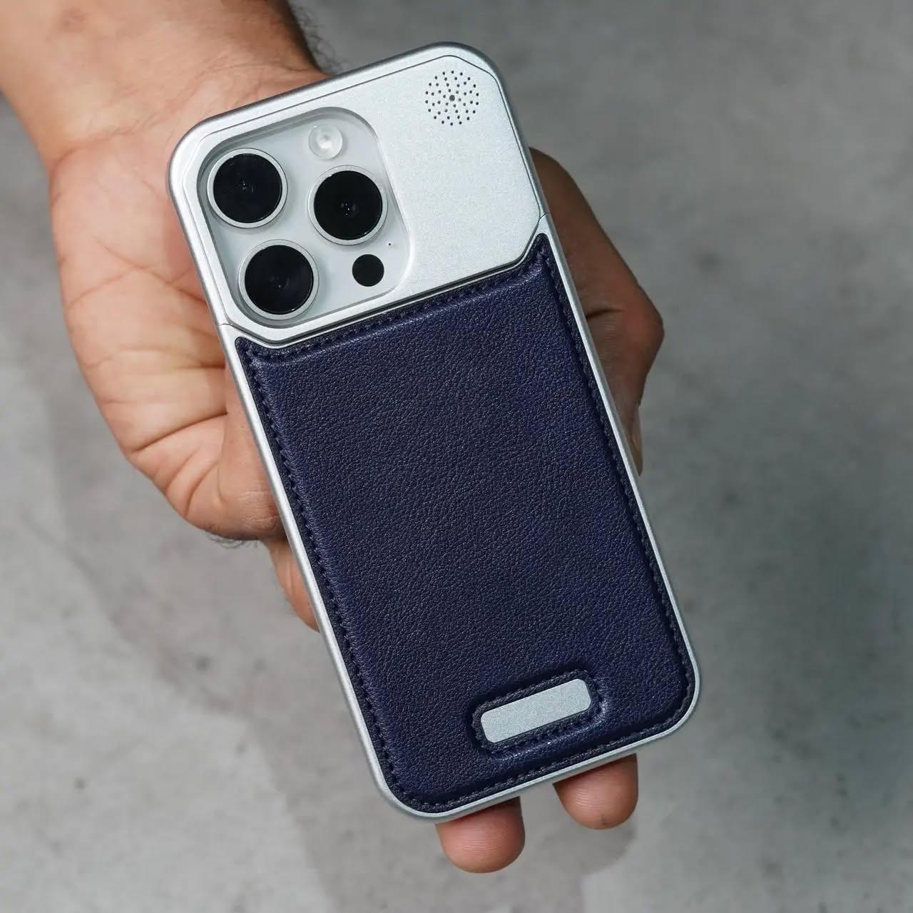 NJOYNY Metal Leather Case iPhone 16 Pro Max - Three