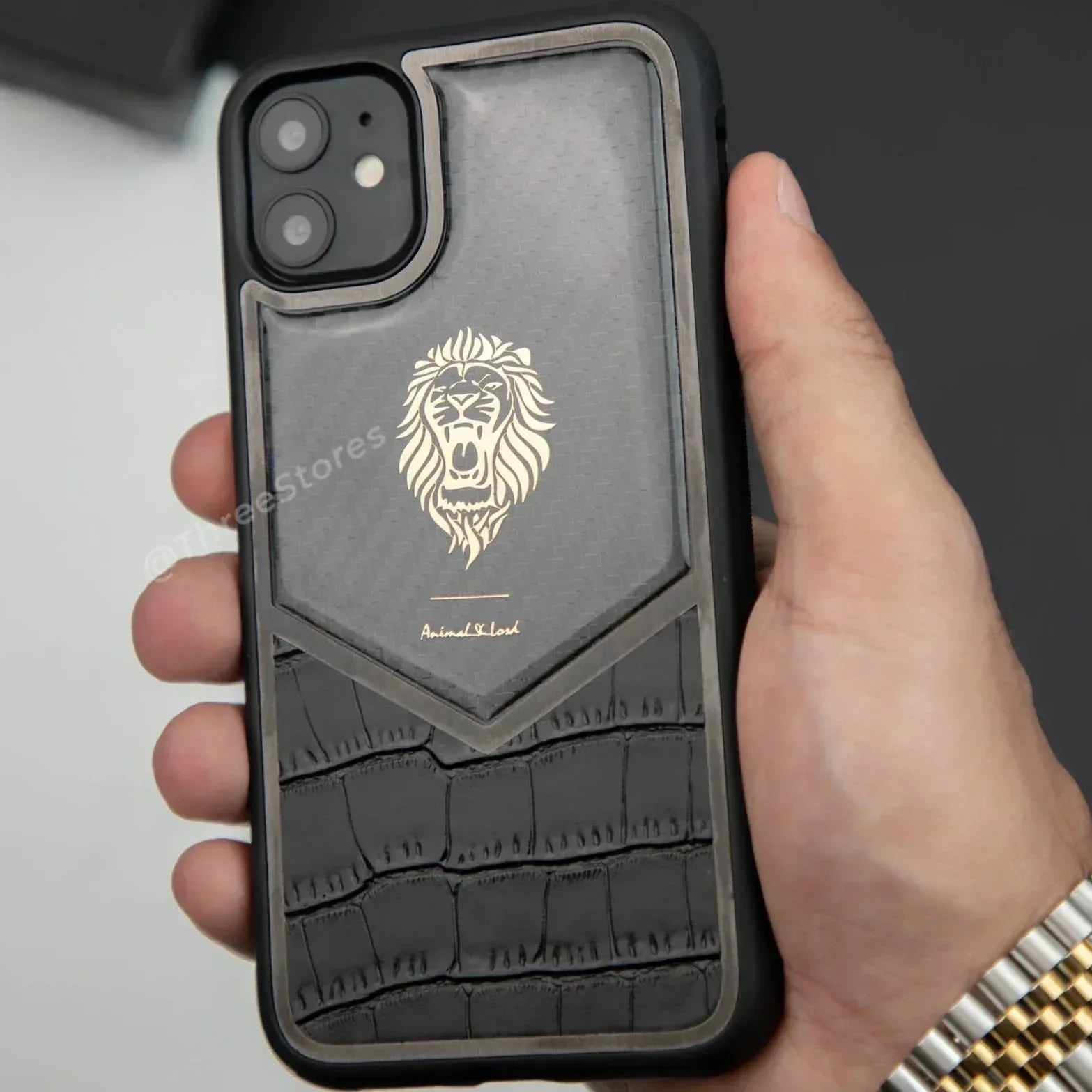 Iron Lion Leather Case iPhone 11 - Three