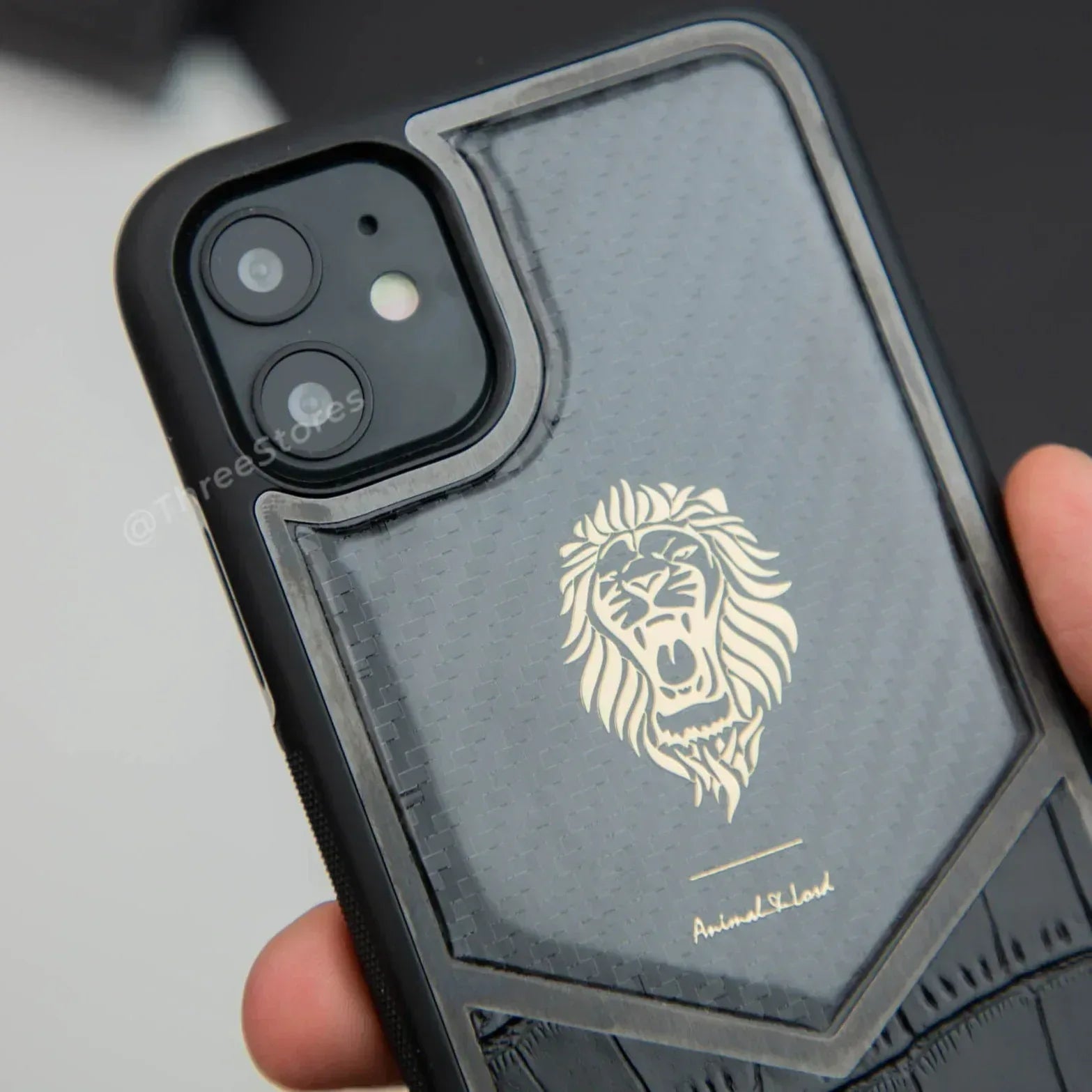 Iron Lion Leather Case iPhone 11 - Three