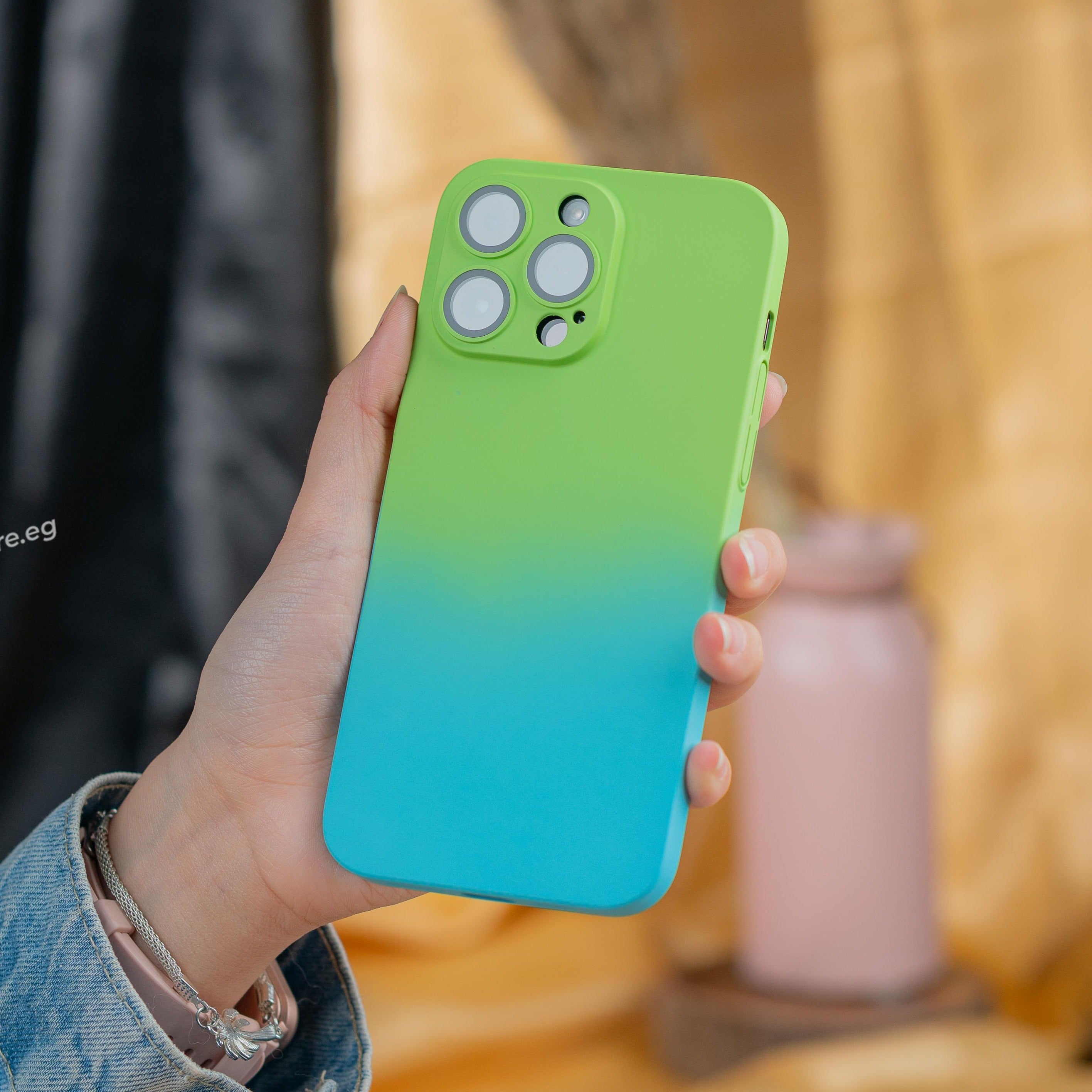 جراب بتصميم مميز بألوان مدمجه تضفي لمسة جمالية وأنيقة إلى هاتف iPhone 12 Pro Max