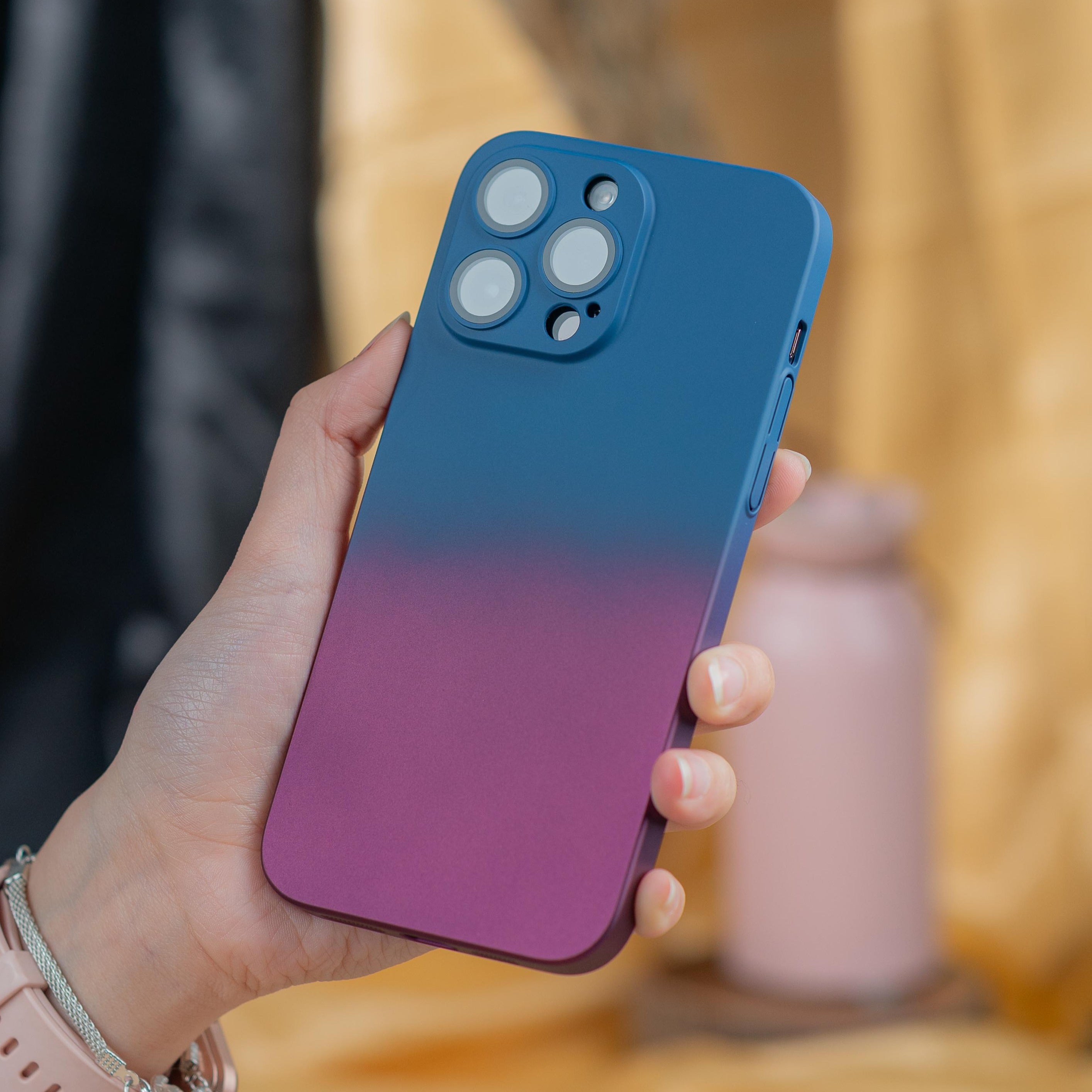 جراب بتصميم مميز بألوان مدمجه تضفي لمسة جمالية وأنيقة إلى هاتف iPhone 14 Pro Max