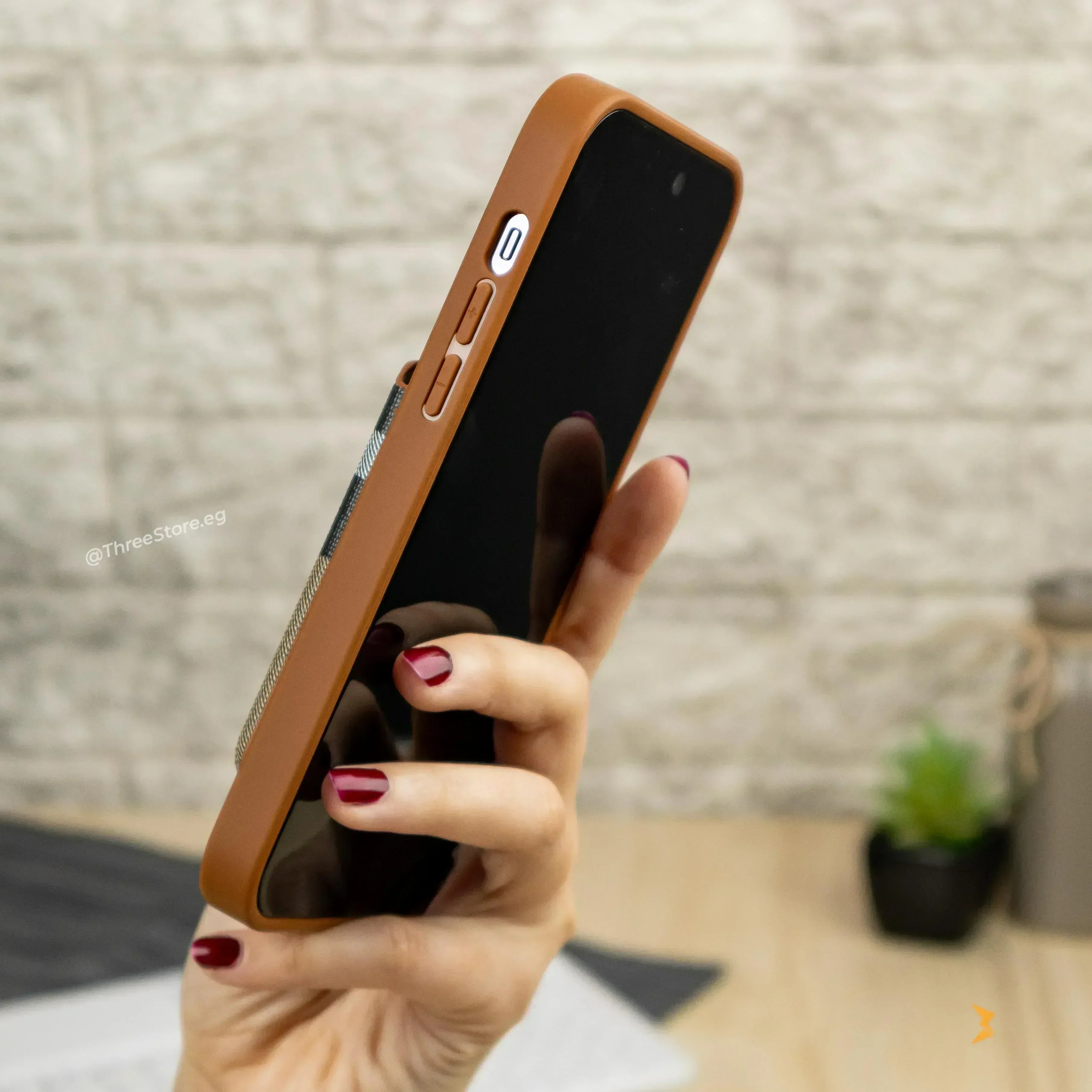 HDD Checks Leather Case iPhone 16 Pro Max - Three