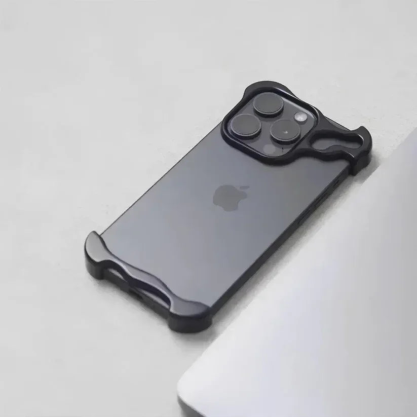 Venom Metal Case iPhone 15 Pro Max - Three