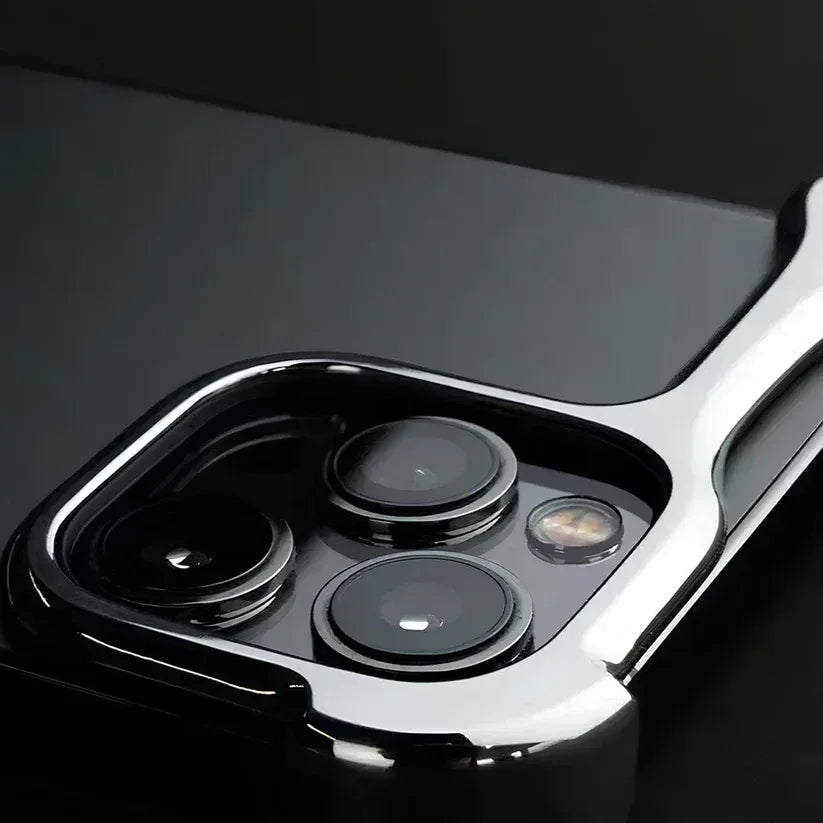Venom Metal Case iPhone 15 Pro Max - Three