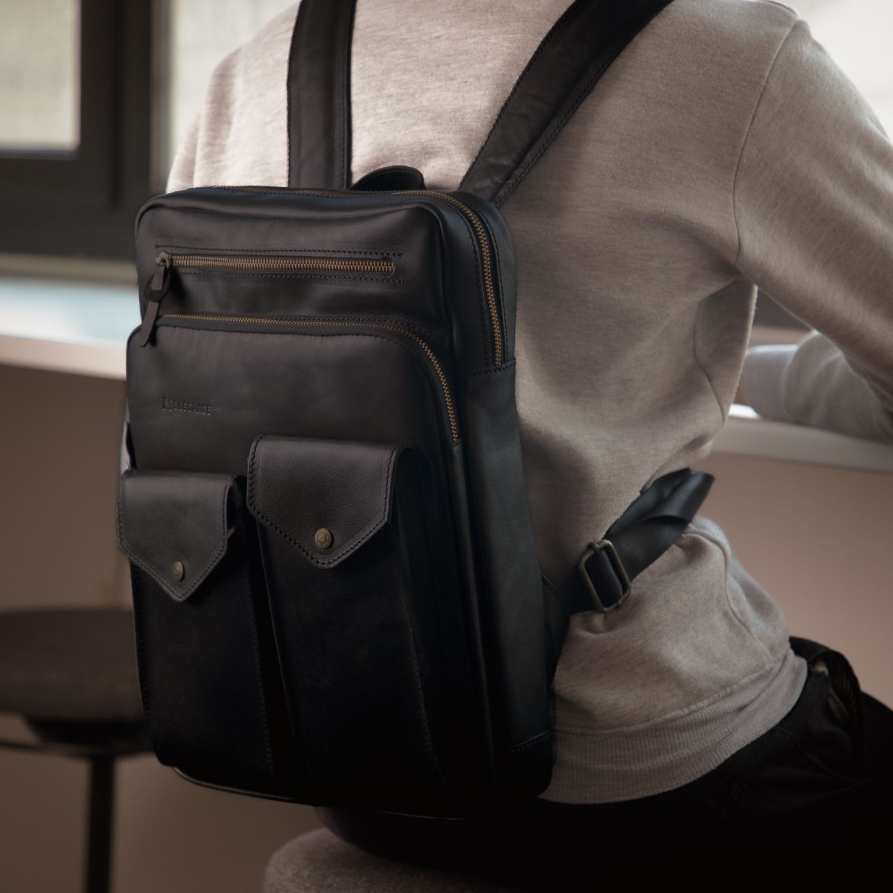 N Elegance Leather Bag