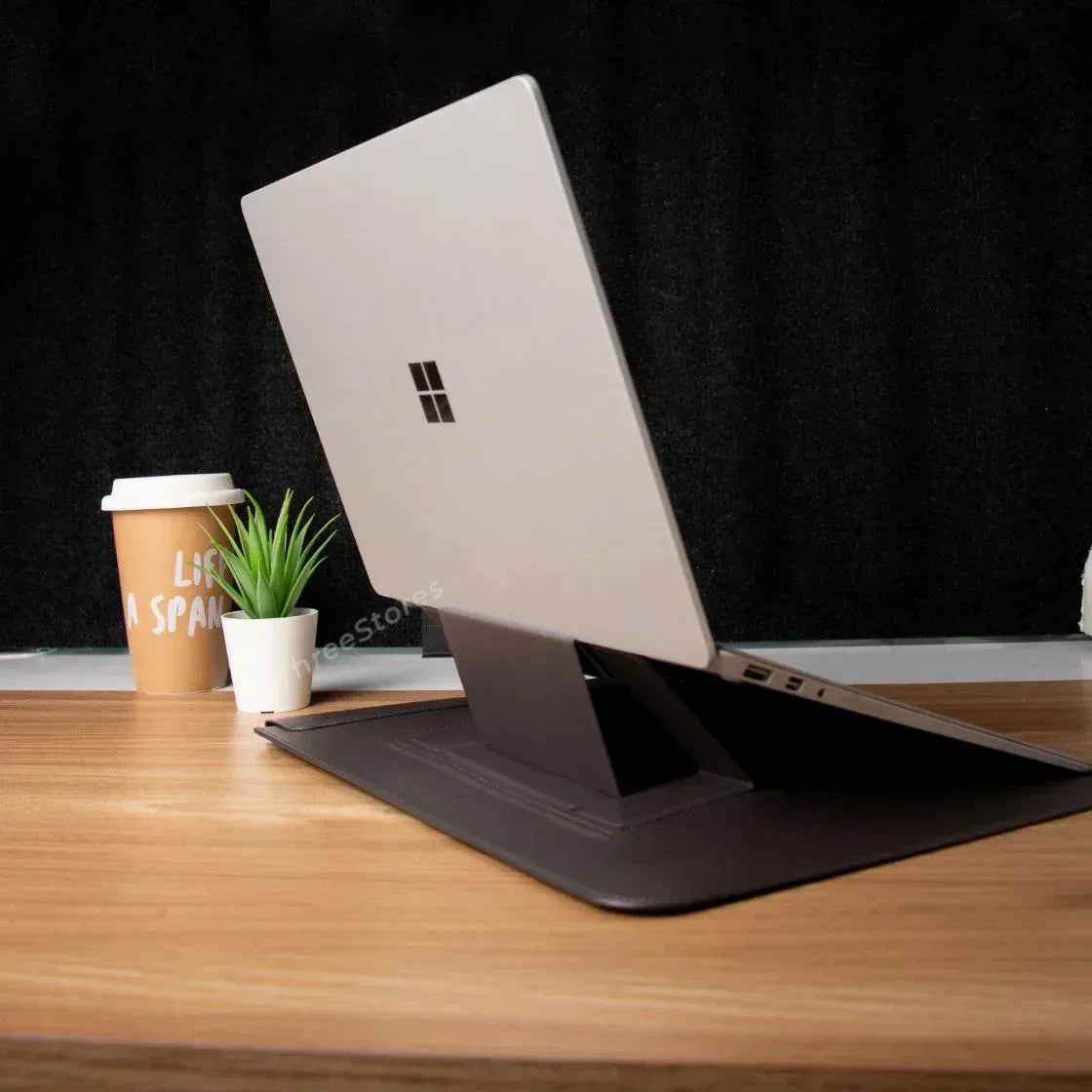 N ELEGANCE Laptop Sleeve - Three