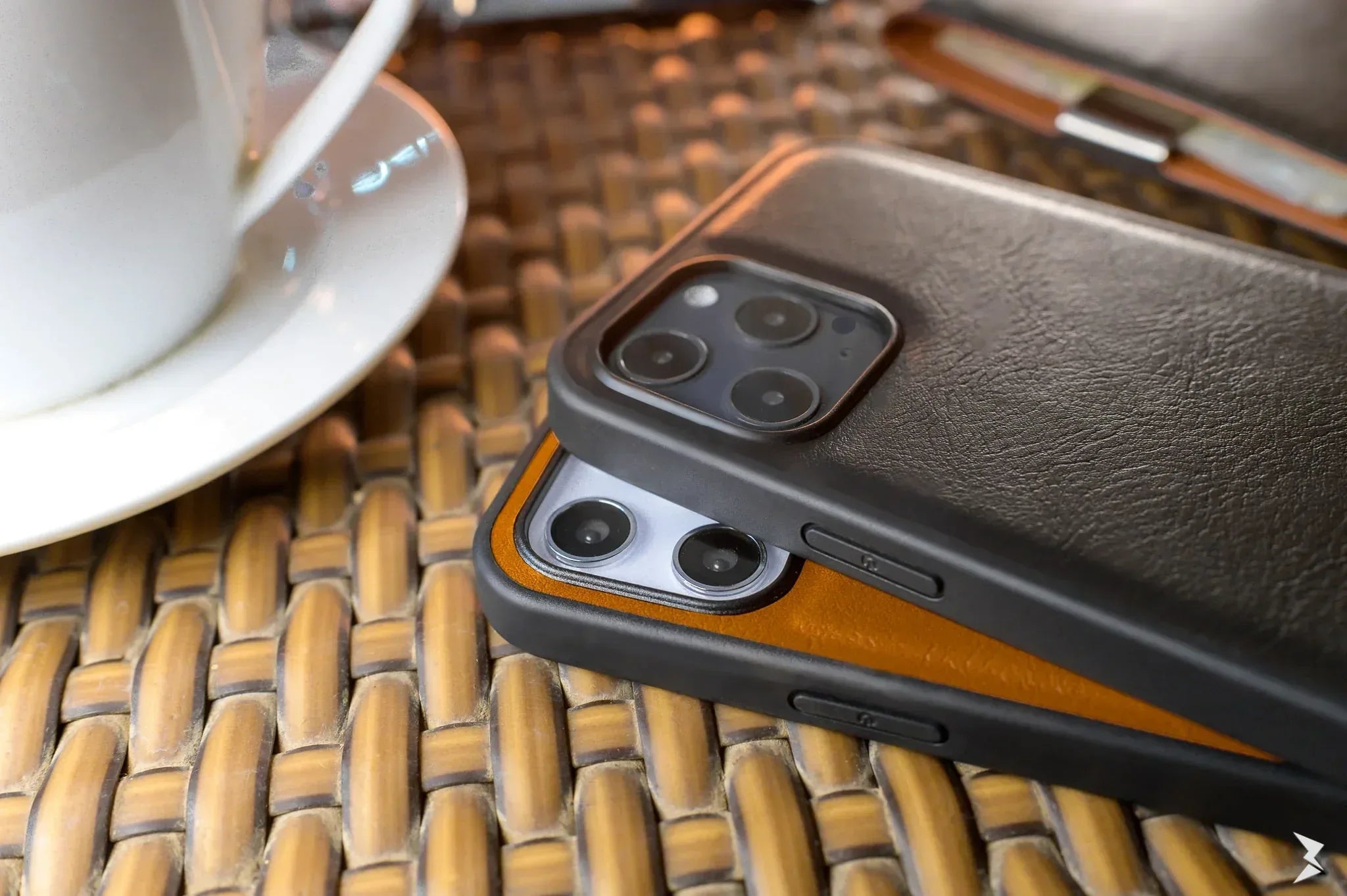 Coblue Leather Case iPhone 12 / 12 Pro - Three