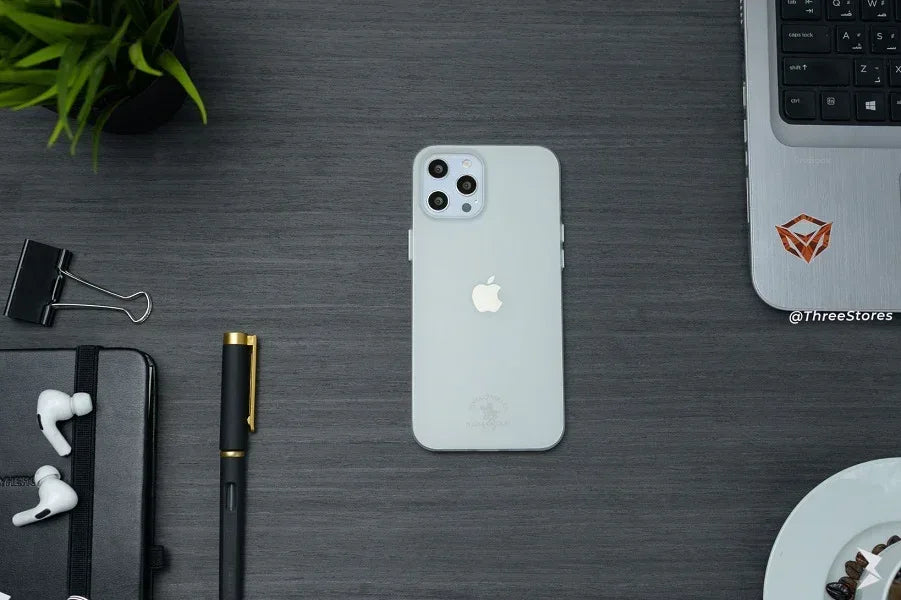 Santa Slim Case iPhone 12 / 12 Pro - Three