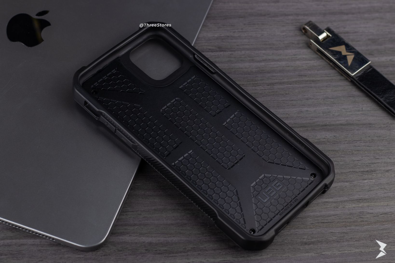 2021-04-14 uag monarch 11 pro max FB-12