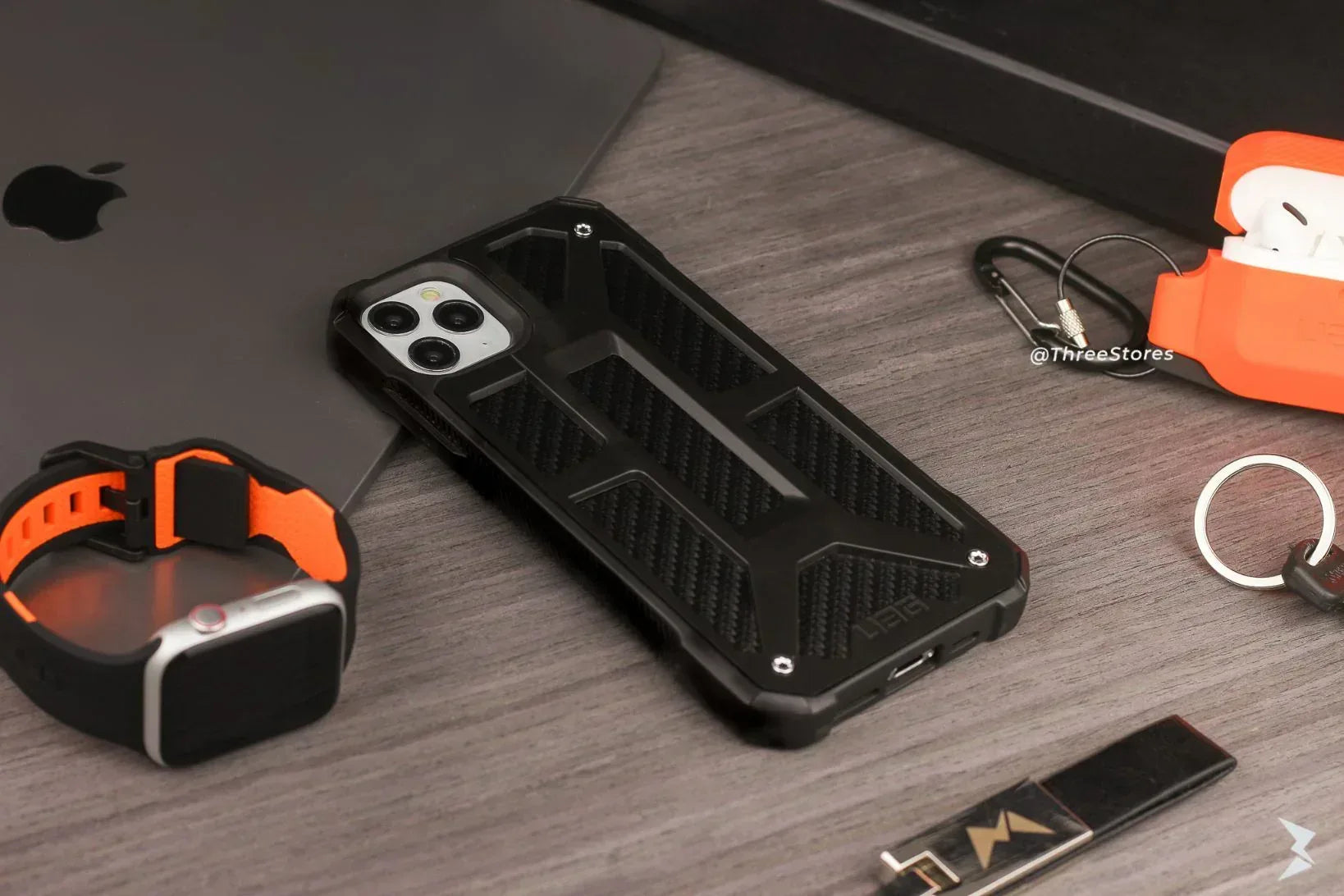 UAG Monarch Series Case iPhone 11 - Three