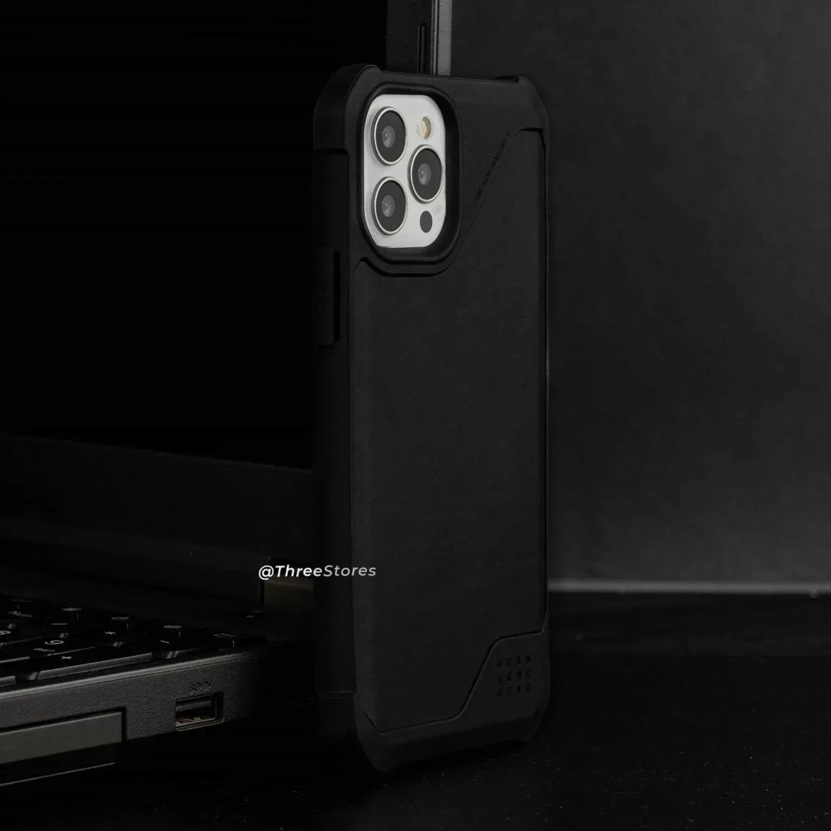 UAG Metropolis Leather Case iPhone 12 Pro Max - Three