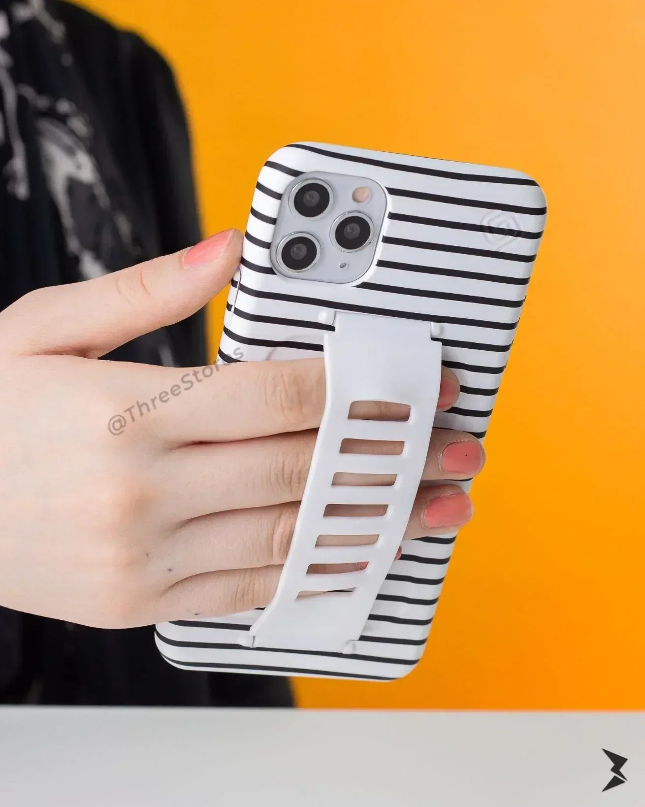 Grip2u Case iPhone 12 / 12 Pro - Three