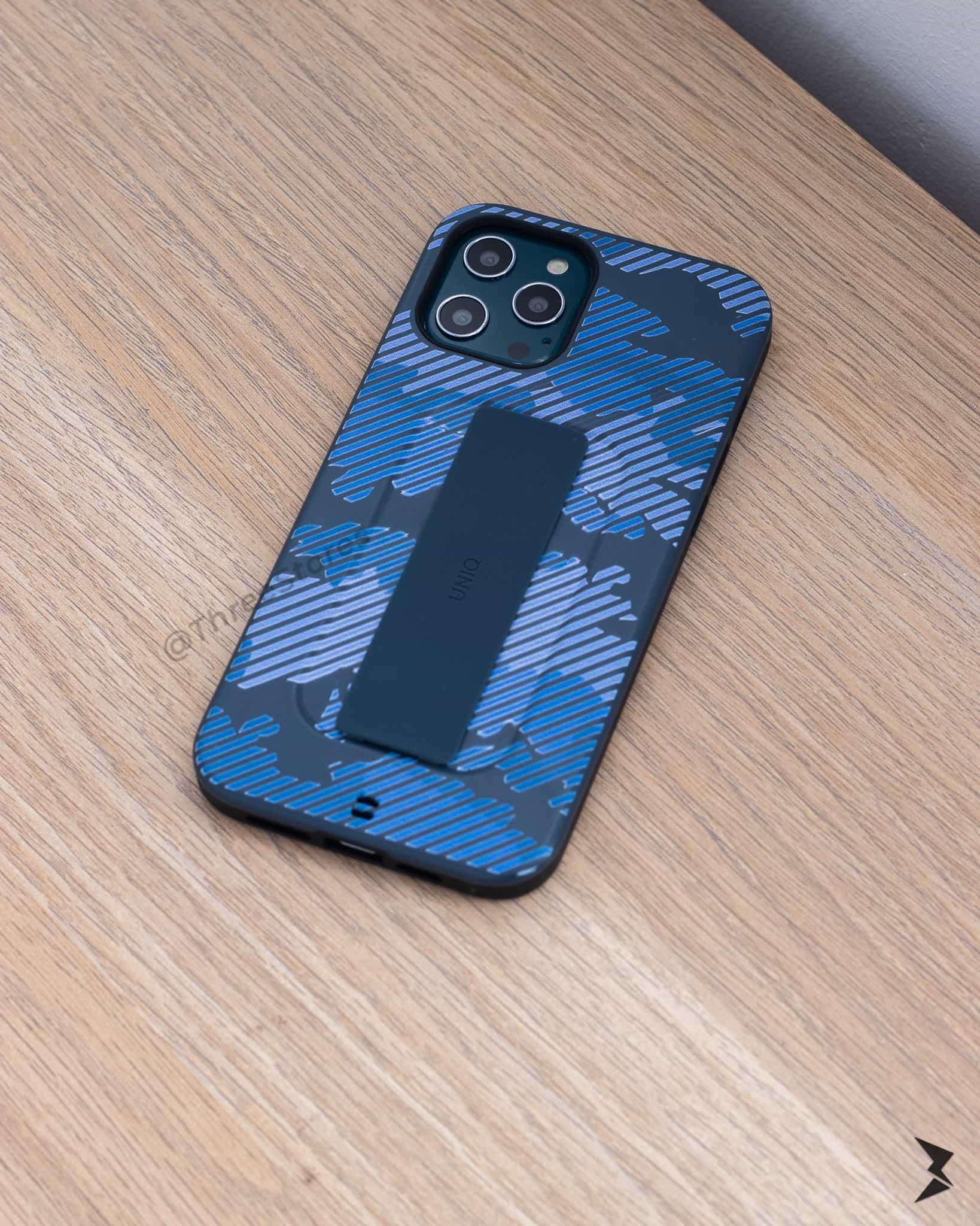 Uniq Heldro Army Case iPhone 12 / 12 Pro - Three