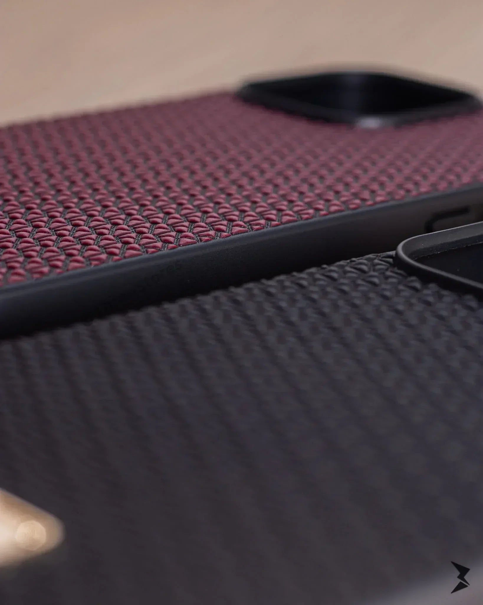 Raigor Inverse Parker Texture Case iPhone 12 / 12 Pro - Three