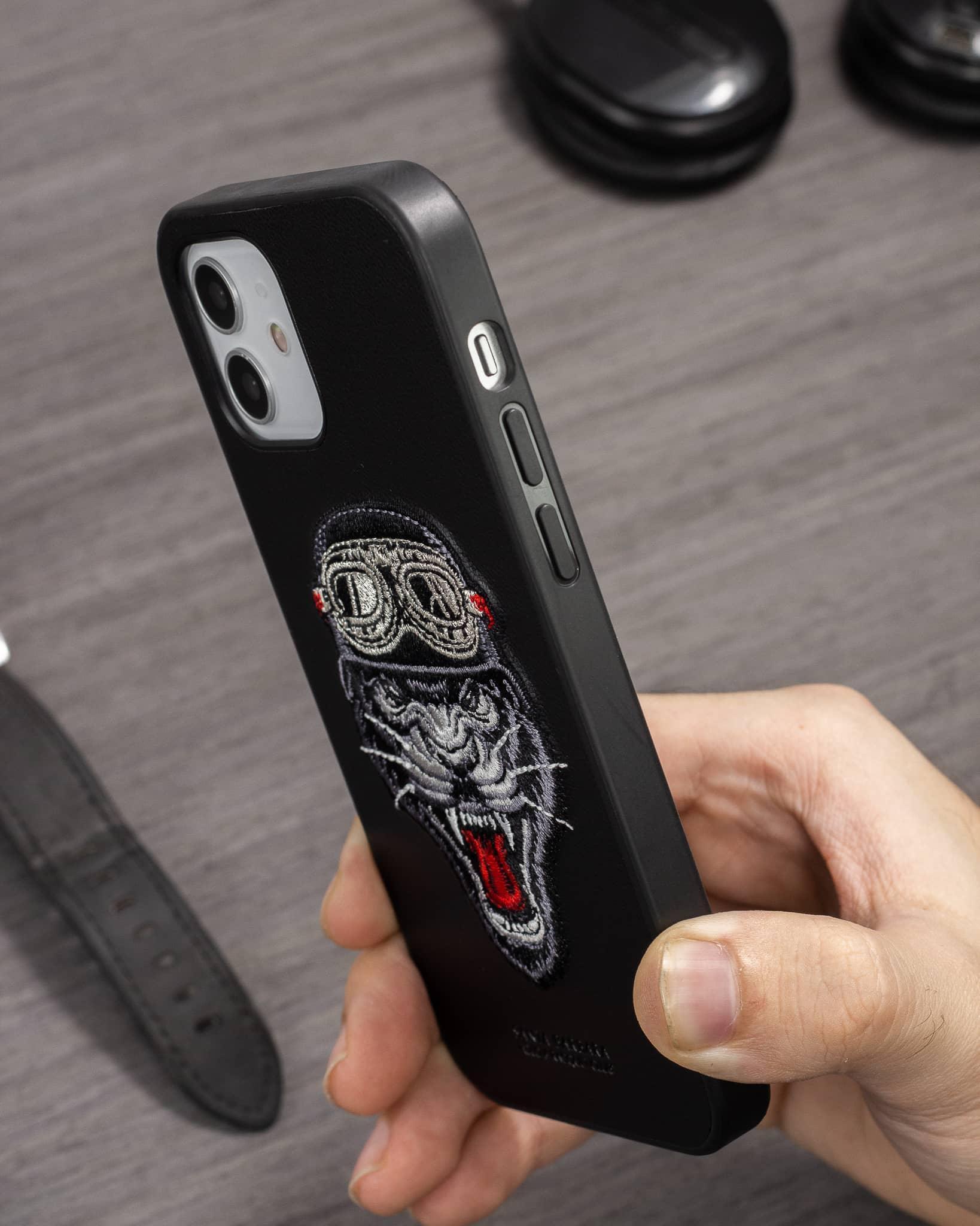 Santa Skull Case iPhone 12 / 12 Pro - Three