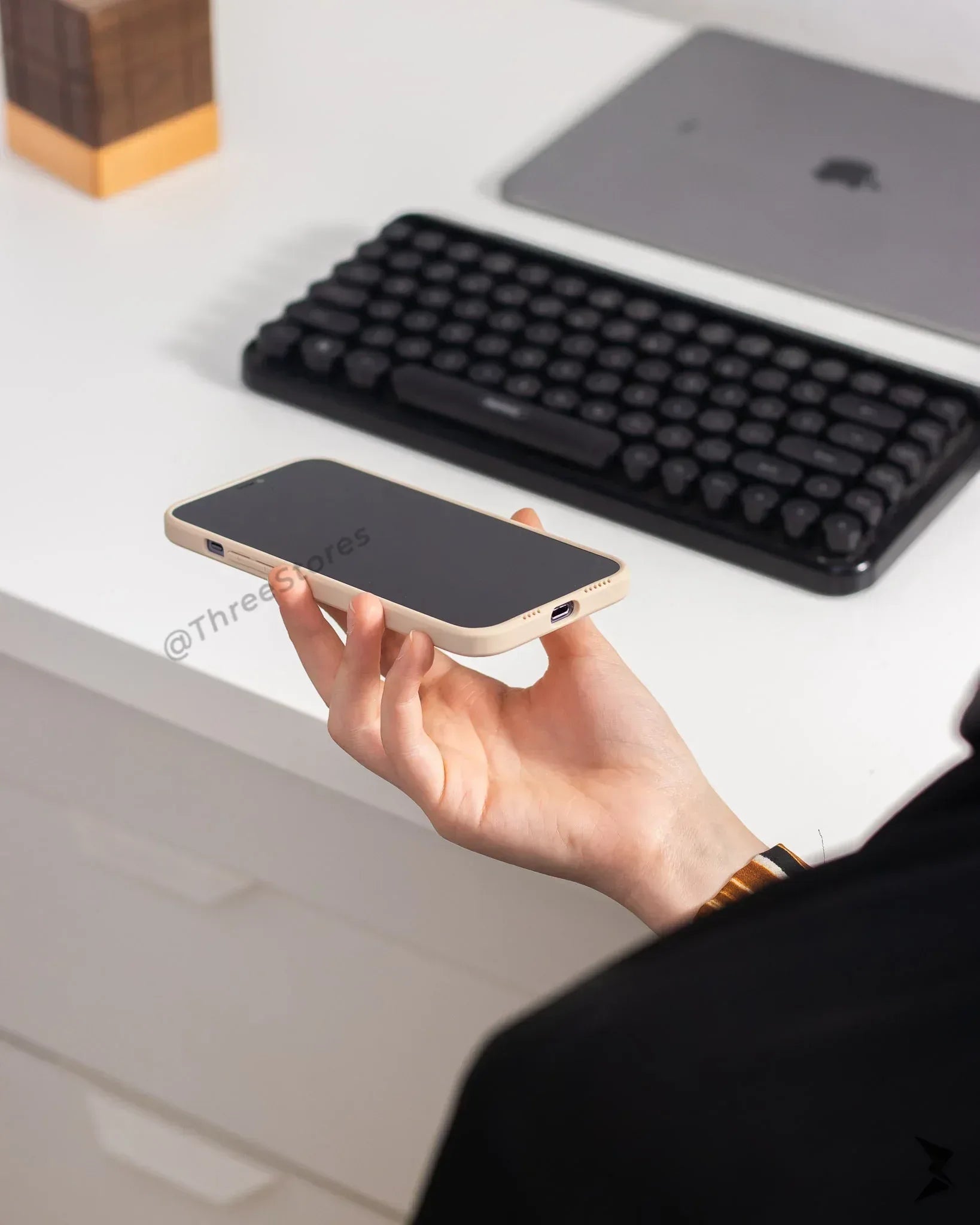 Skyfall Shockproof Case iPhone 12 Pro Max - Three