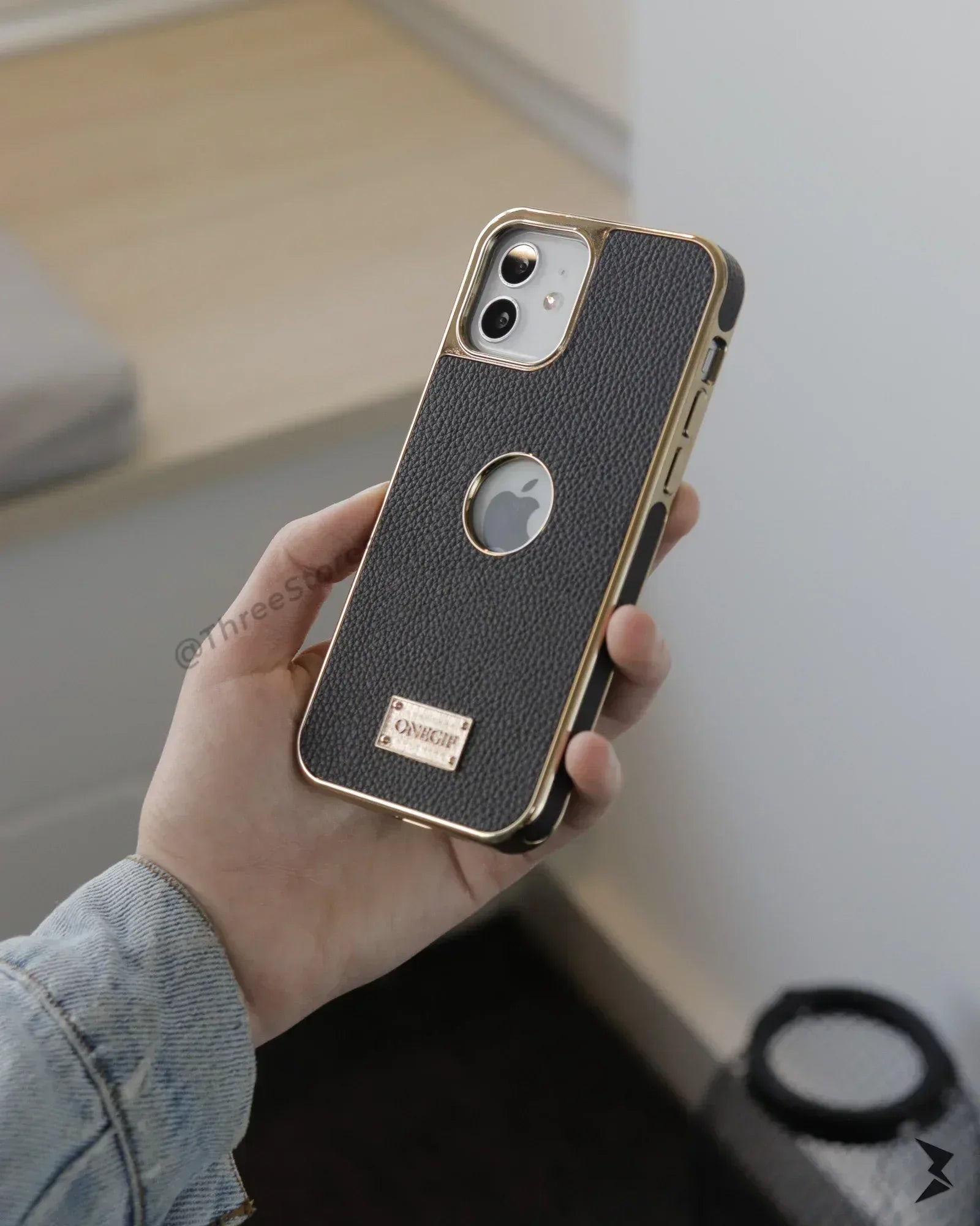 OneGif Leather Case iPhone 12 / 12 Pro - Three