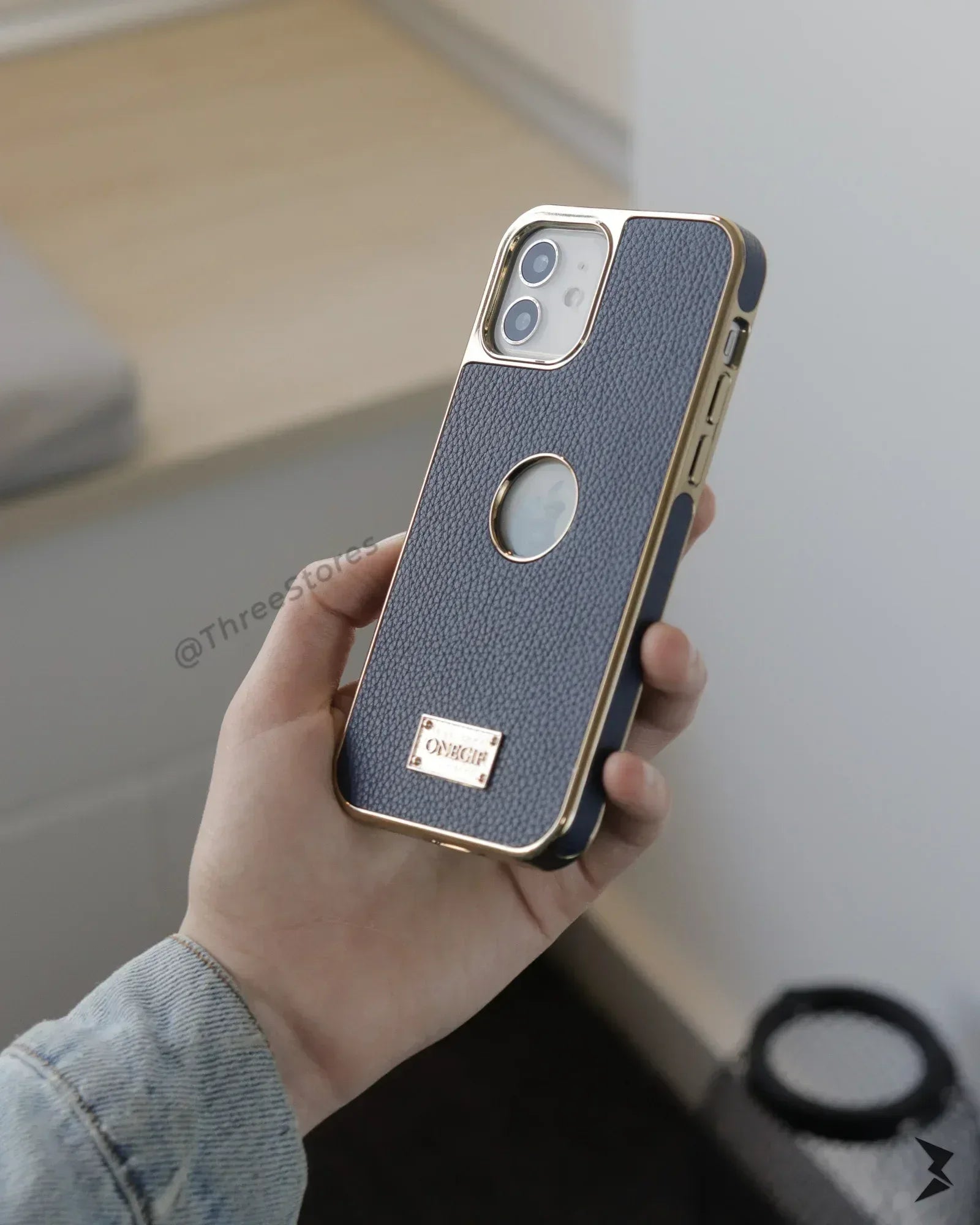 OneGif Leather Case iPhone 12 / 12 Pro - Three