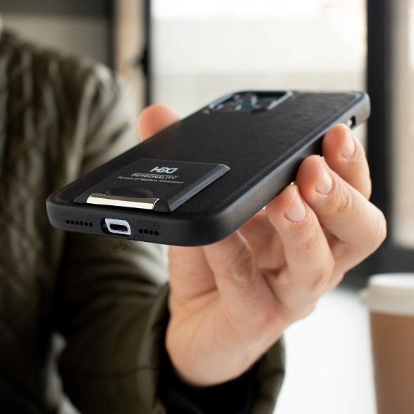 2022-03-09 HDD Stand leather Case iPhone OUTPUT-18