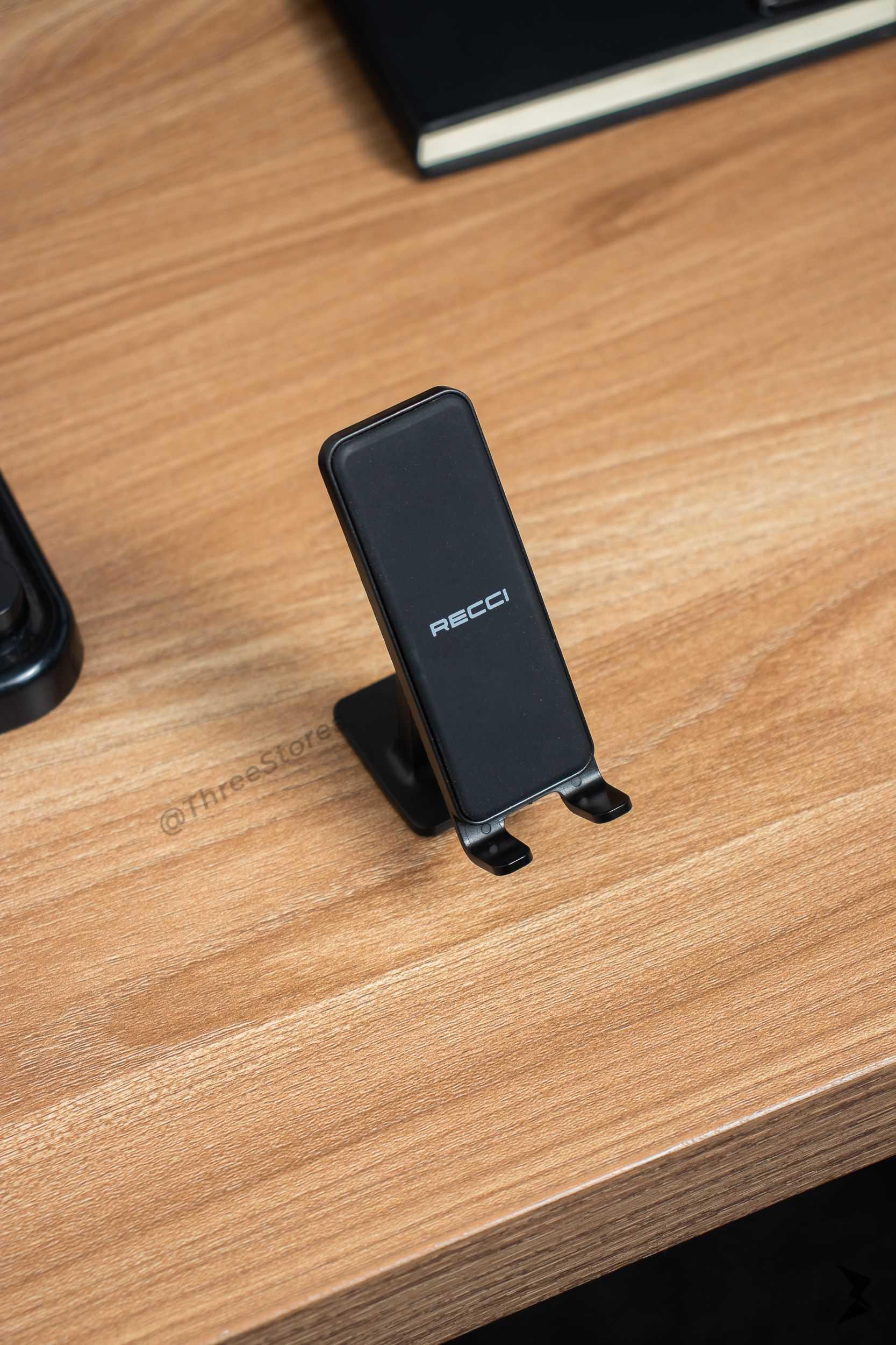 Recci horizontal Magnetic Carholder RHO-C17 - Three