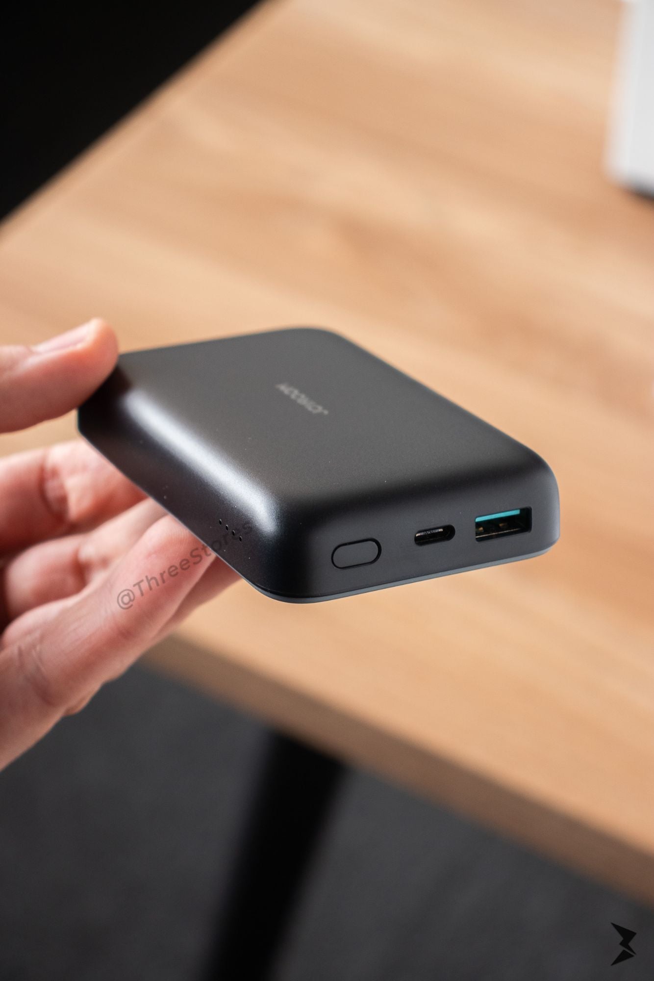 Joyroom Magnetic Wireless Mini Power Bank JR-W020