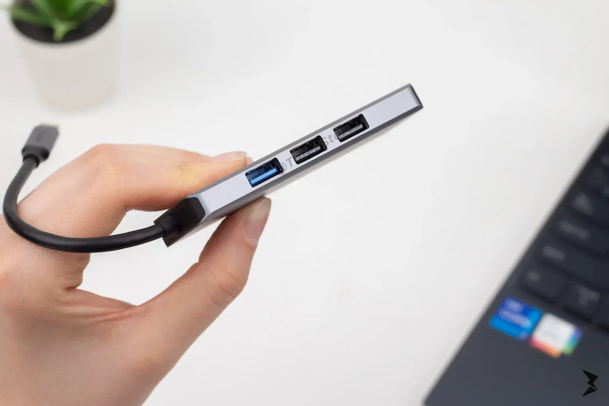 Recci Hub 7 in 1 PD-100W RHO7 - Three