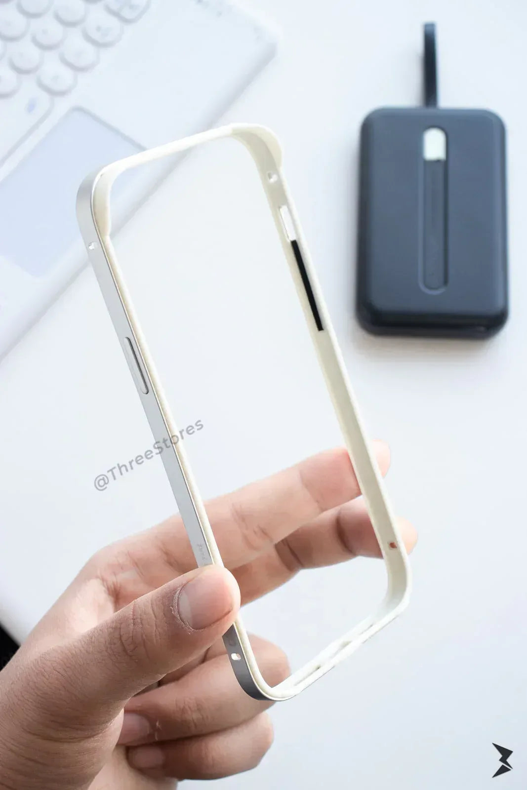 QY Yang Frame Case iPhone 13 Pro Max - Three