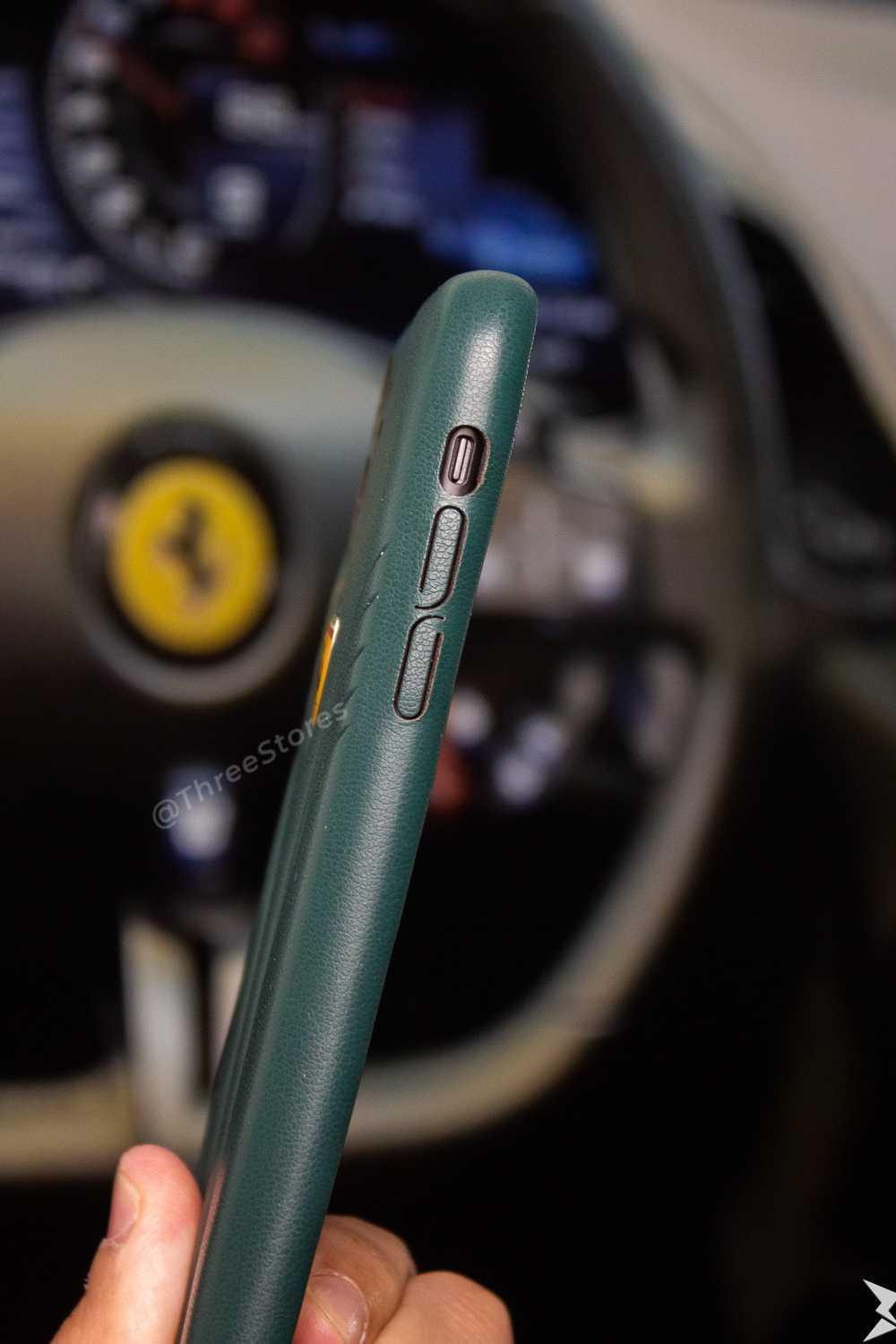 Ferrari Leather Case iPhone 12 - Three