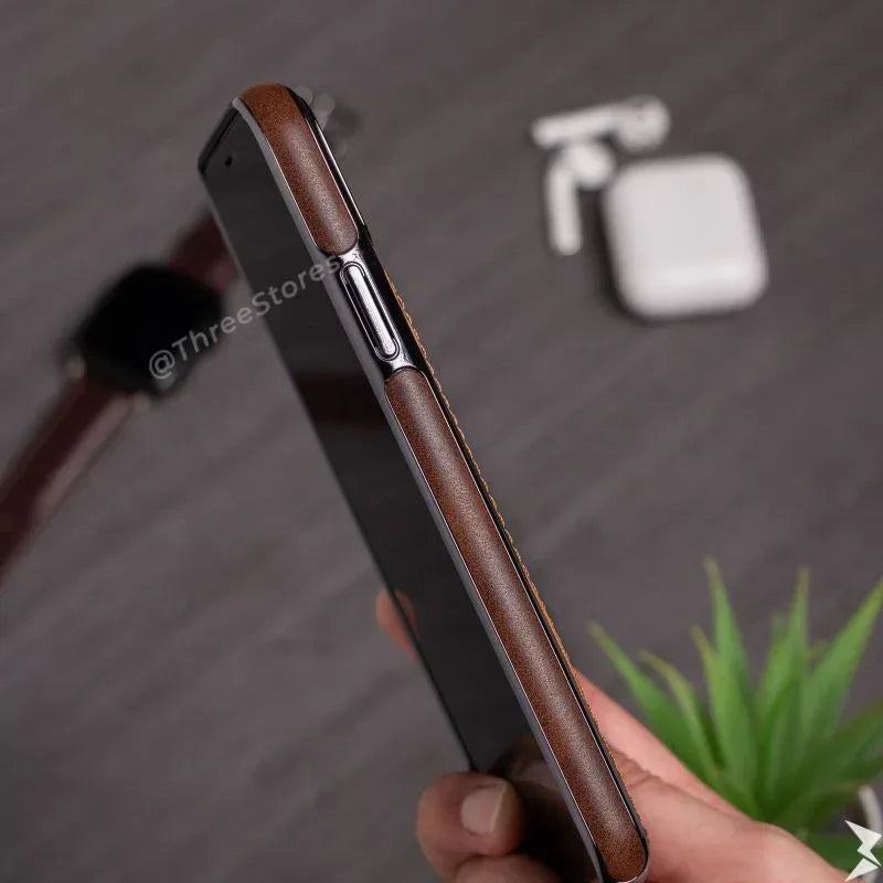 Puloka HandMade Leather Case iPhone 11 - Three