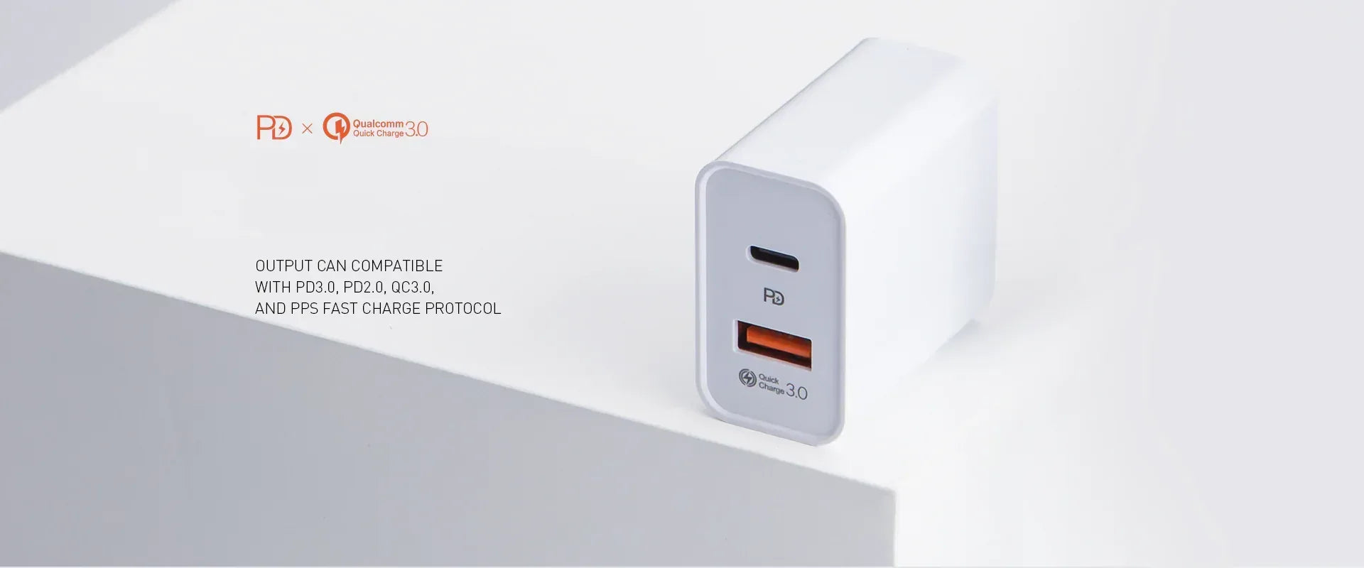 Recci 33W Dual Charger Gan RC22 - Three