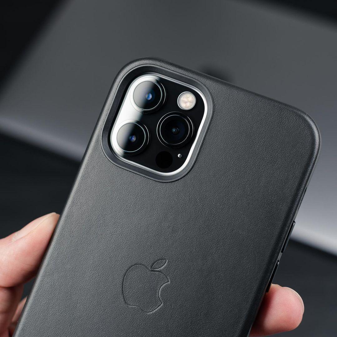 Leather Case iPhone 13 Pro - Three