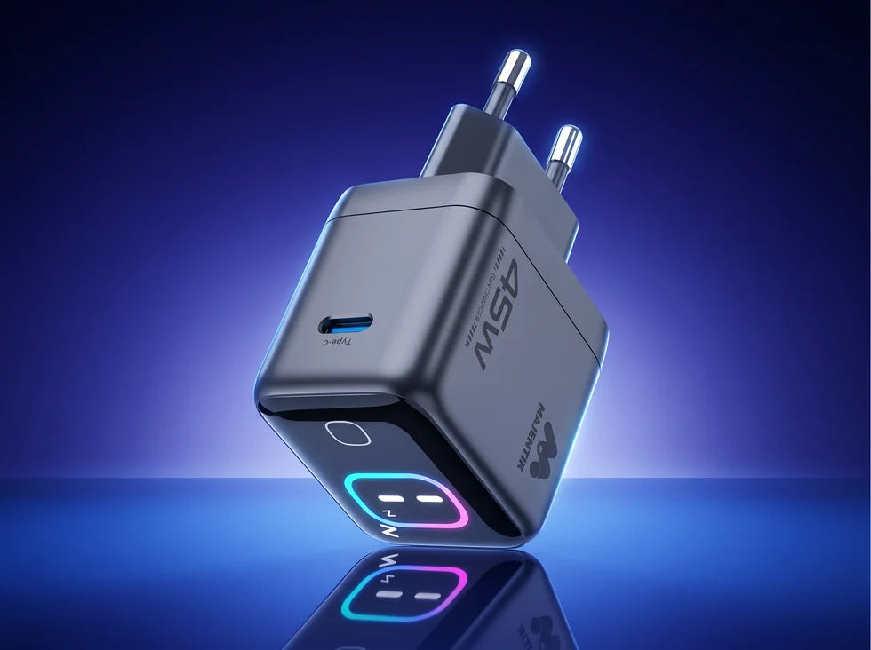 MAJENTIC Ai Screen Display 45W GaN Charger