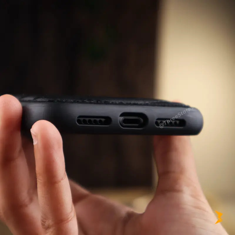 Armox Bump Leather Case iPhone 11