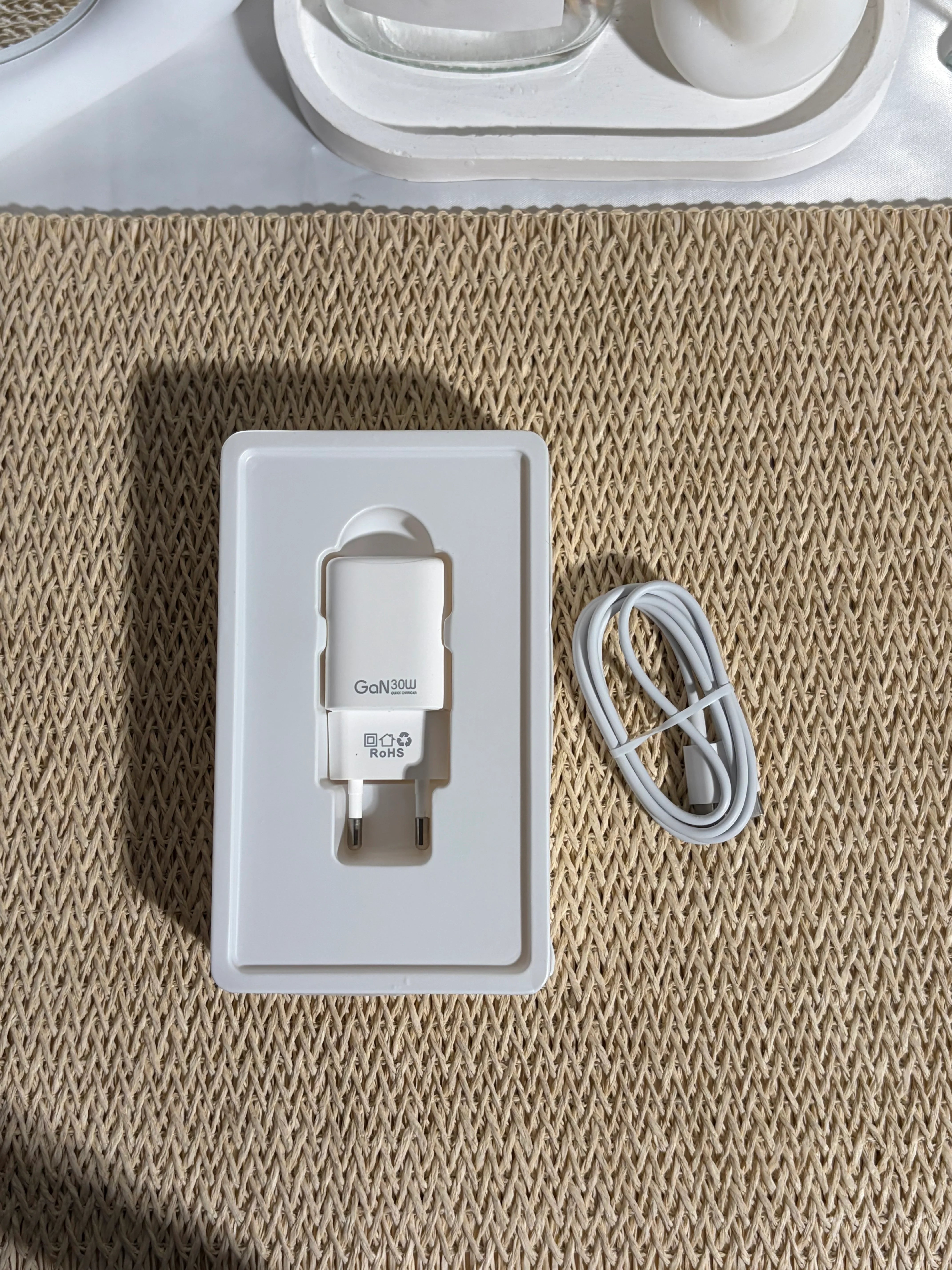 Lenyes 30W Dual Type-C PD Wall Charger with Type-C to Type-C Cable LCH028-EU