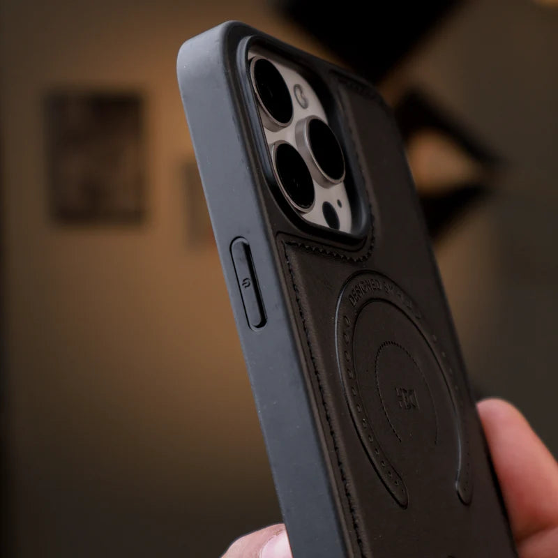 HDD Leather Dots Magsafe Case iPhone 15 Pro Max
