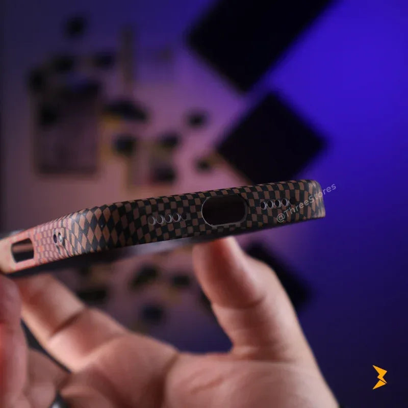 KVZV Graphite Shadow Case iPhone 17 Pro - Three