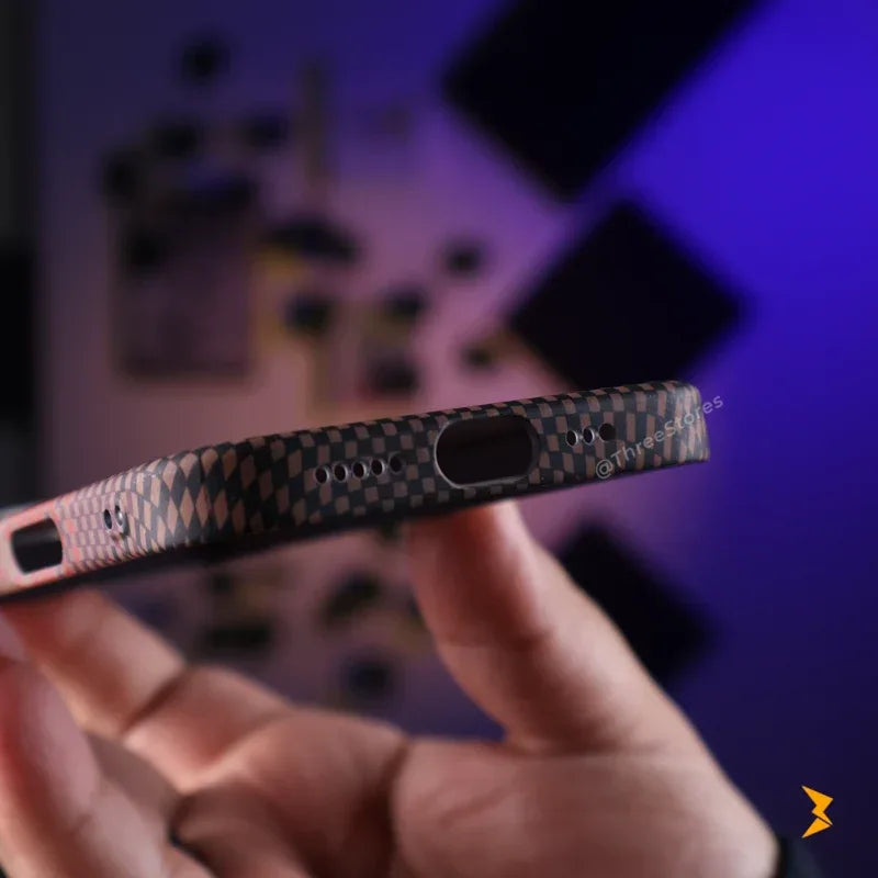 KVZV Graphite Shadow Case iPhone 17 - Three