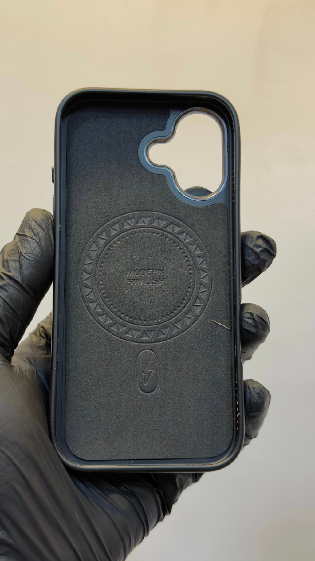 Kadi Smooth Magsafe Case iPhone 16