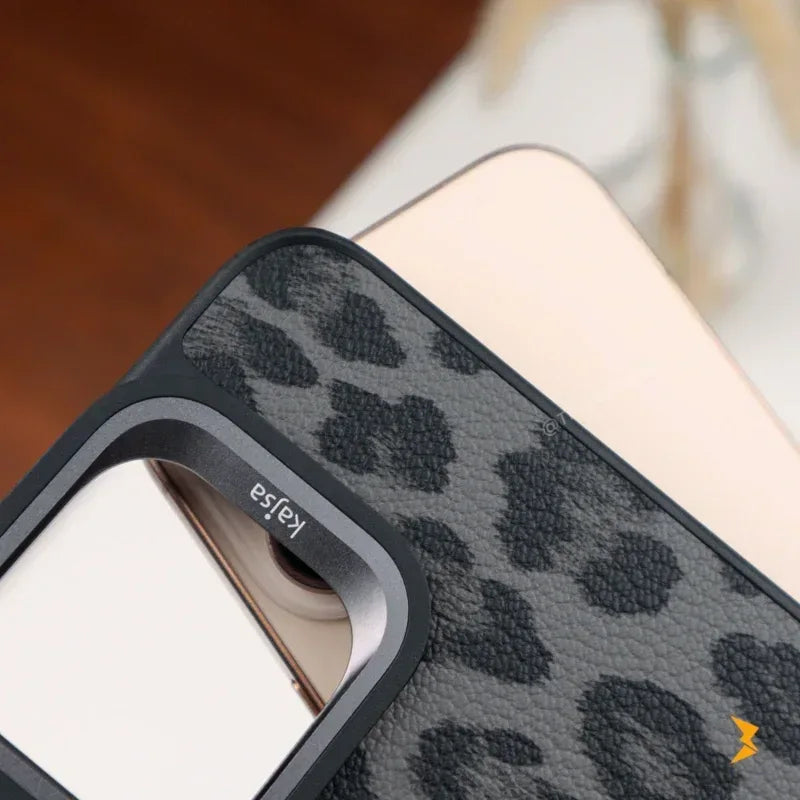 Kajsa Ryzen Case iPhone 16 Pro Max - Three